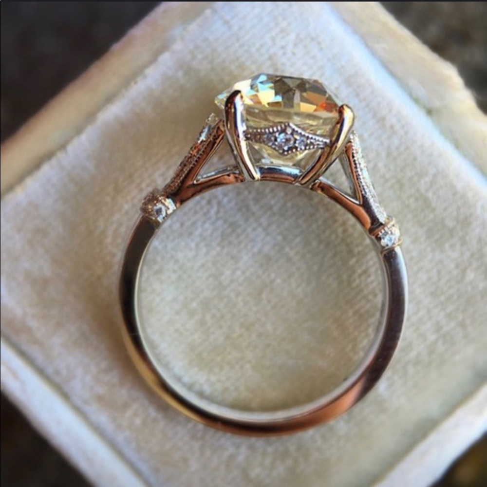 Beautiful Fancy Ring - Picture 4 of 8